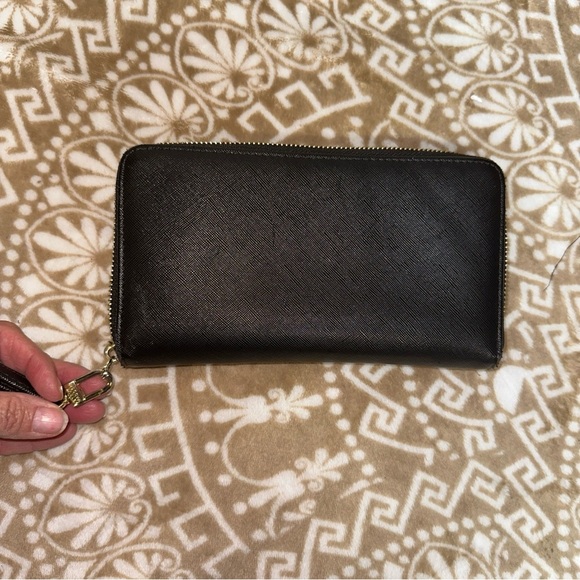 Steve Madden Zippy Black Zip Around Organizer Wallet - Picture 3 of 9